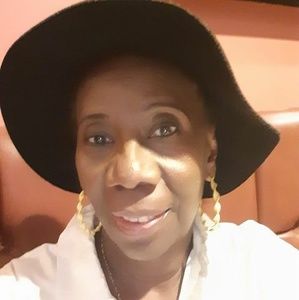 Meet your Posher, Cecelia